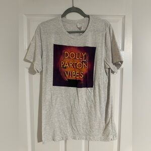 Gray T-Shirt with Dolly Parton Vibes Graphic